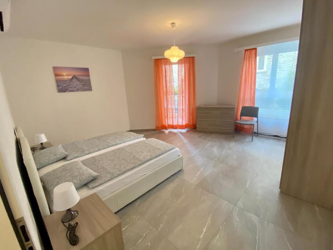 Lungolago Rosso Apartment Locarno Bagian luar foto