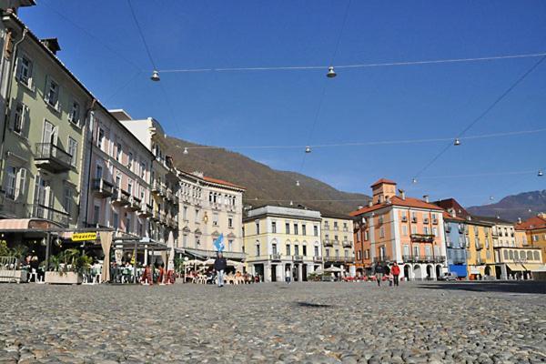 Lungolago Rosso Locarno Bagian luar foto